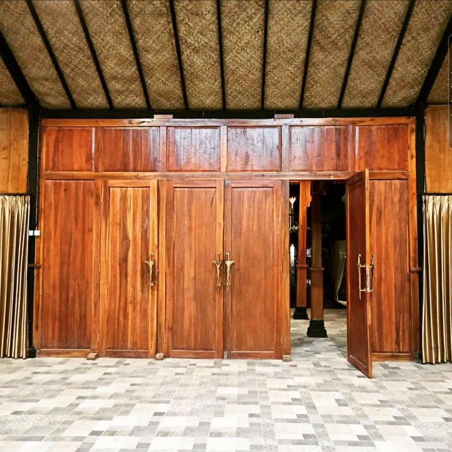 Kampung Lawasan Heritage Cottage Maguwo Exterior foto